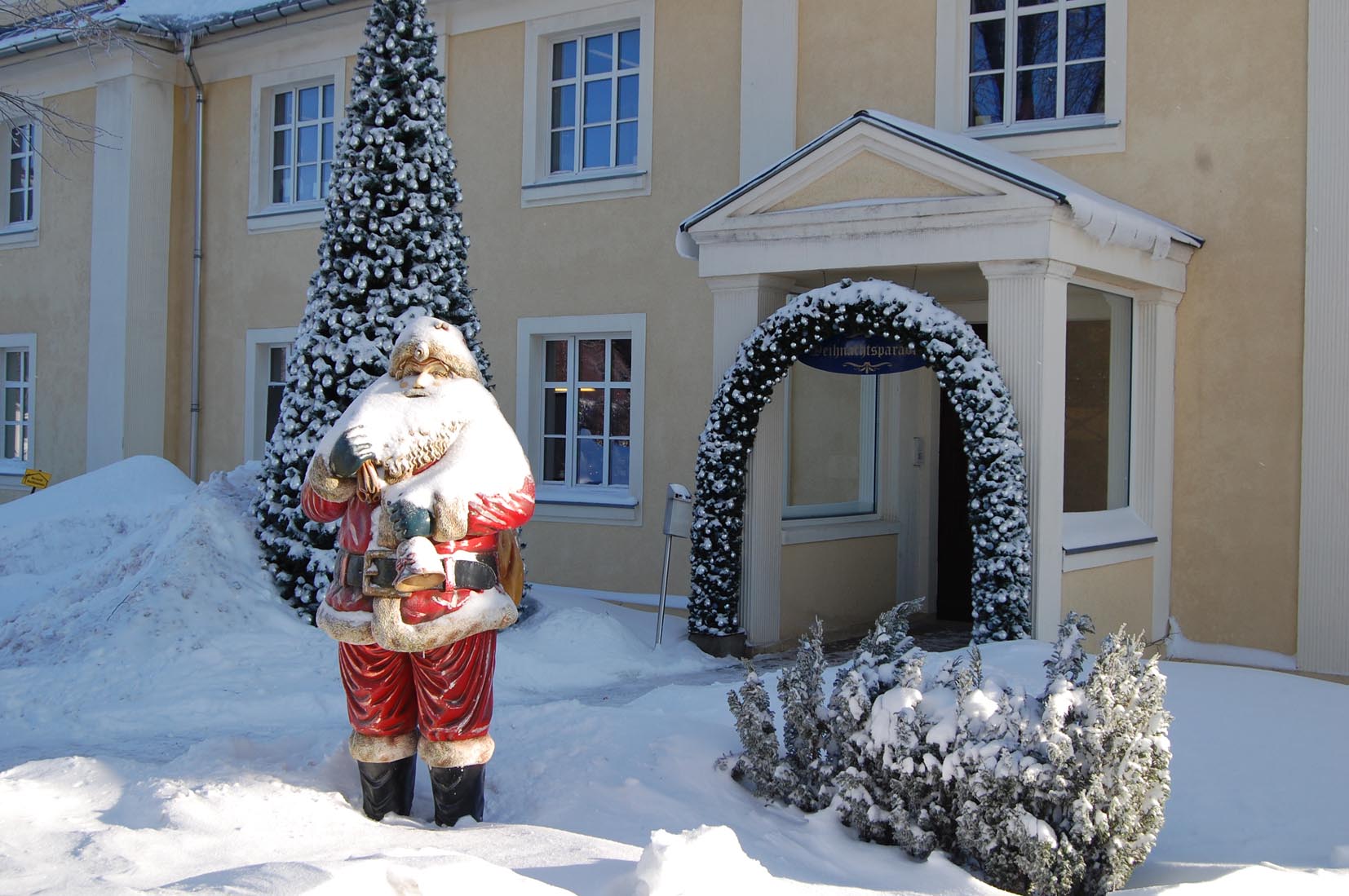 Krebs Glas Lauscha Außenansicht Winter